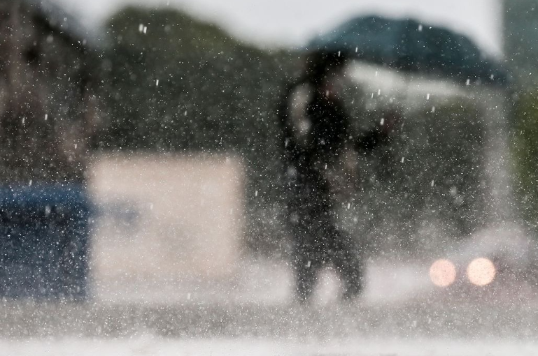 Em Goiás, previsão é de chuvas irregulares, rajadas de vento e raios no domingo