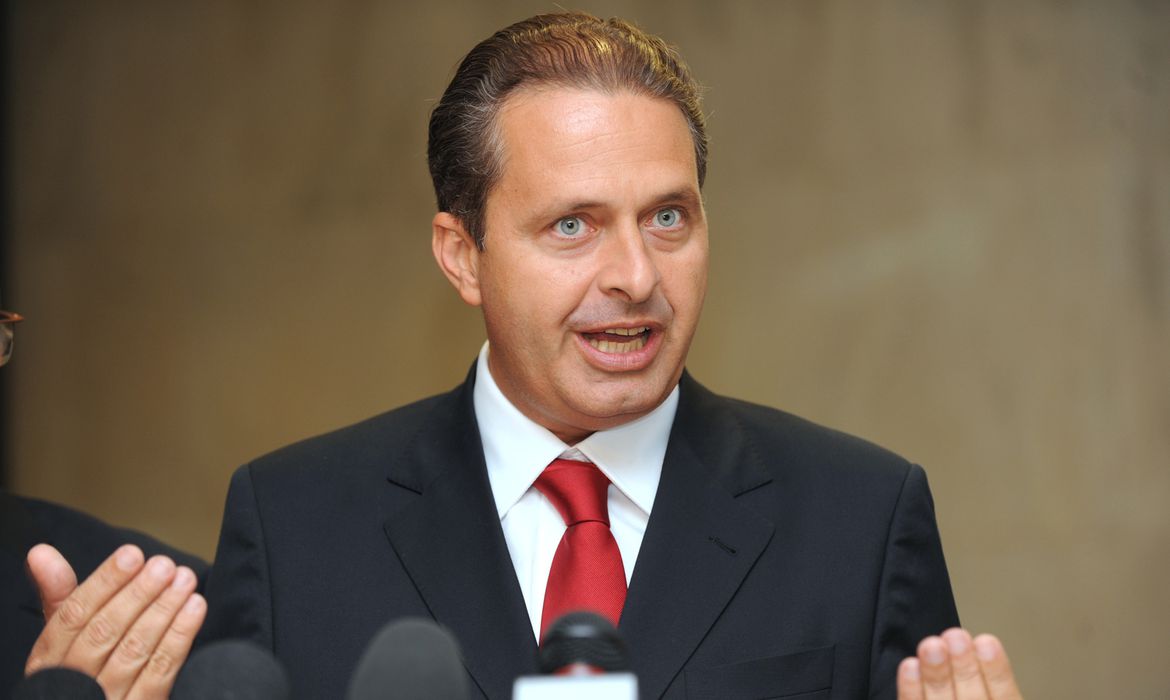 Irmão de Eduardo Campos desconfia de assassinato de ex-governador e pede reabertura do caso Antônio Campos diz que vai solicitar o inquérito