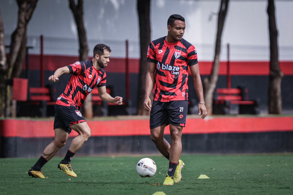 Airton treinando ao lado de Rodrigo Soares