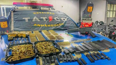 Arsenal com fuzil e mais de mil munições é apreendido em Goiânia