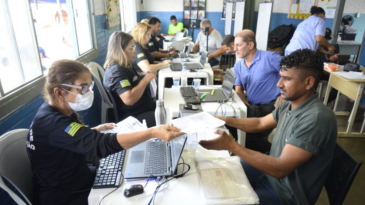 Estado realiza mutirão de serviços para moradores de rua em Anápolis