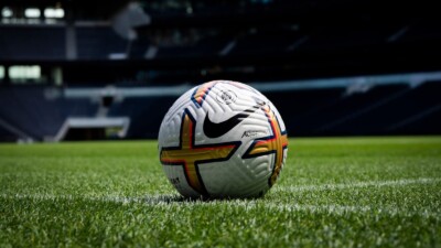 Bola oficial do Campeonato Inglês na temporada 2022 2023
