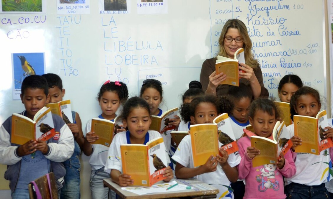 Crianças do Brasil estão entre as piores na habilidade de leitura Além do mau resultado, desigualdade entre classes sociais é muito grande