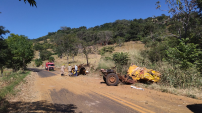 Motorista morre de politraumatismo após capotar caminhão de carga em Mineiros