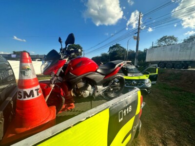 Moto com R$ 260 mil em multas por 716 infrações de trânsito é apreendida em Senador Canedo