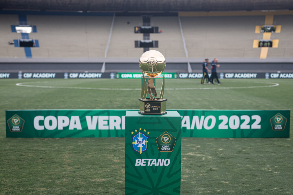 Troféu da Copa Verde de 2022 no Serra Dourada