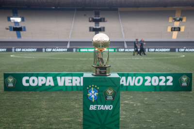 Troféu da Copa Verde de 2022 no Serra Dourada