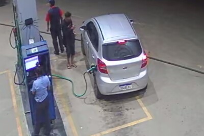 Polícia procura casal suspeito de bater intencionalmente em motociclista que depois foi atropelado