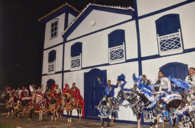 Festa do Divino e Cavalhadas em Pirenóólis