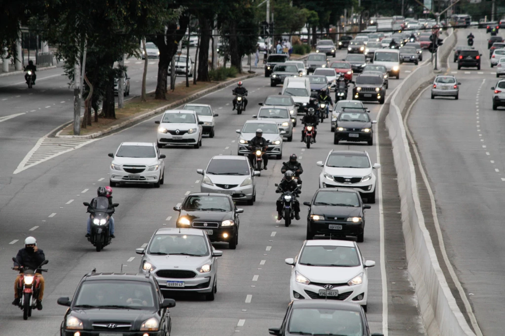 Taxa de motociclistas internados no SUS aumenta 55% em uma década