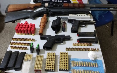 PMs aposentados de Goiás são presos com arsenal após invasão de terra no Mato Grosso PM de Goiás ainda não se pronunciou sobre a prisão