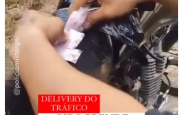 Detido integrava uma atividade de “Tráfico Delivery” Entregador de aplicativo é preso com 118 papelotes de cocaína em Goiânia; vídeo