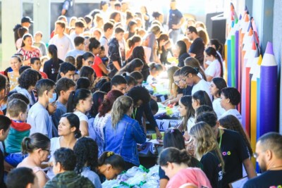 Goiás Social entrega roupas doadas pelo TJGO a jovens em situação de vulnerabilidade social