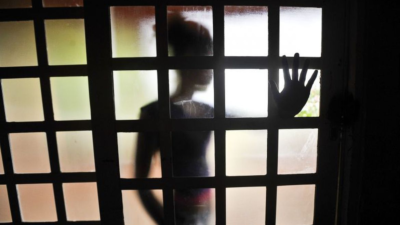 Homem é preso suspeito de abuso sexual, ameaça e agressão contra companheira em Goiânia