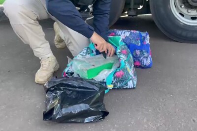 PRF prende duas mulheres com 25 kg de maconha na BR-153, em Itumbiara