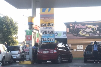 Goiânia tem postos com gasolina a R$ 4,97 e R$ 5,99