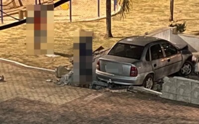 Homem fica ferido após motorista perder o controle do carro e invadir praça de Anápolis O carro foi apreendido e encaminhado para delegacia