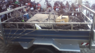 PM prende quatro funcionários suspeitos de furtar fiação de empresa de telefonia em Goiânia