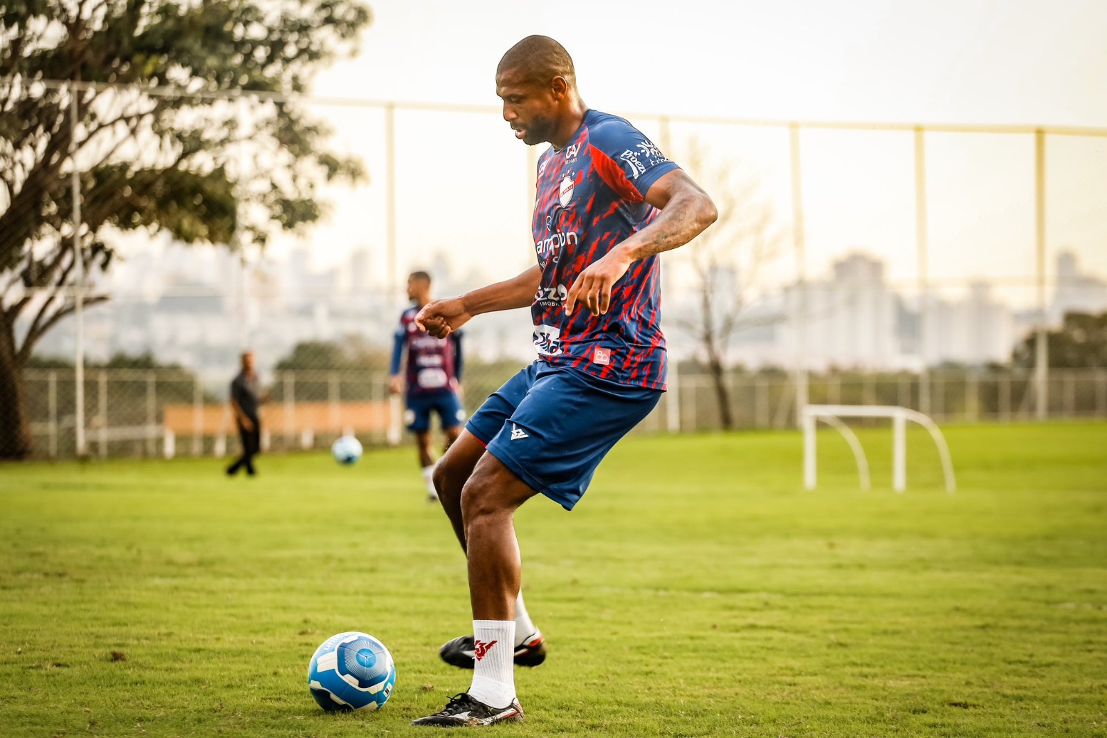 Sport vence o Vila Nova em jogo atrasado e entra no G4 da Série B