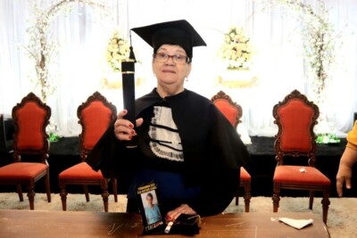 Aluna idosa com Alzheimer se forma no EJA de Caldas Novas