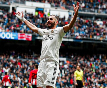 Benzema comemorando gol pelo Real Madrid