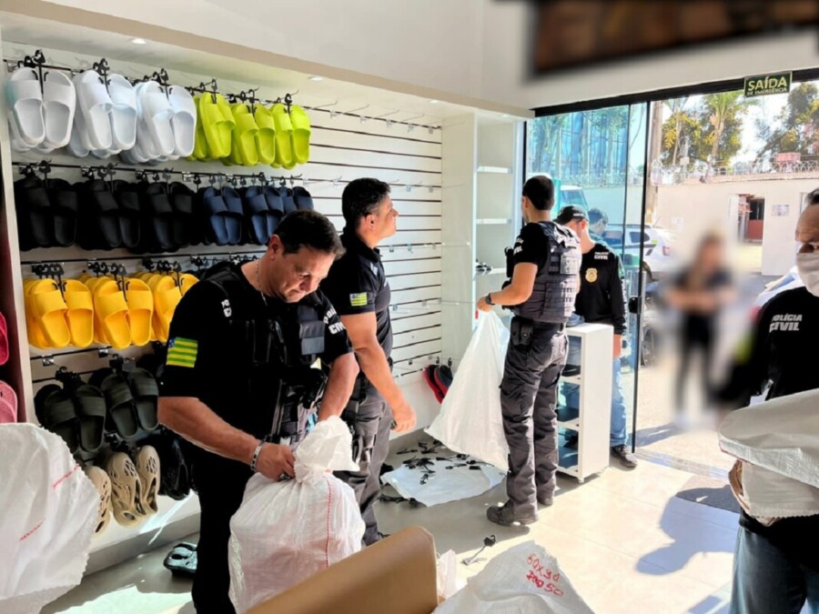 PC apreende calçados em Caldas Novas