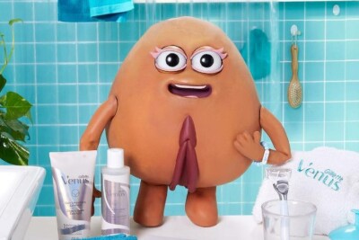 Iniciativa para estimular depilação íntima feminina divide opiniões Marca de barbeadores anuncia a influenciadora PPK da Claudia