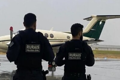 Polícia goiana prende 7 suspeitos de venda de agrotóxicos falsificados e apreende avião particular
