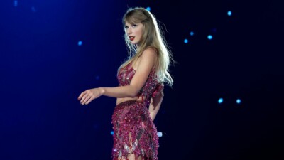 Como Taylor Swift pode influenciar as eleições para presidente nos EUA 18% dos eleitores votariam num candidato apoiado pela cantora