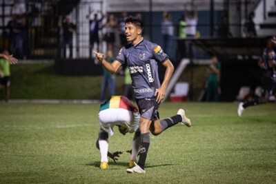 Raphael Luz com a camisa do ABC