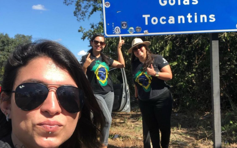 Lokas MC: amigas publicaram uma última foto juntas a caminho de evento em Aparecida de Goiânia (Foto: redes sociais/LokasMC)