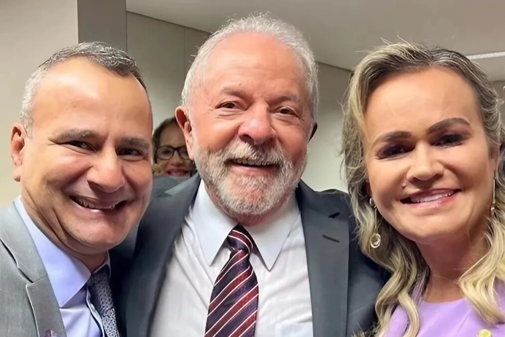 Cúpula do União ameaça levar 50 deputados para oposição se ministra for mantida