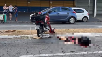 Mulher morre após motocicleta colidir com carro em Goiânia