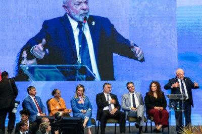 Lula descarta mudanças e diz que ministra Nísia fica na Saúde