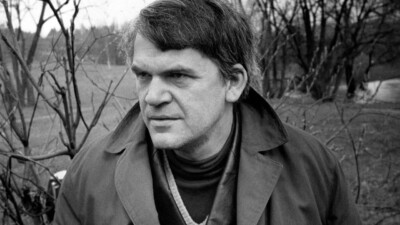Morre Milan Kundera, autor de A Insustentável Leveza do Ser Escritor criava narrativas entre o mundo cotidiano e o das ideias