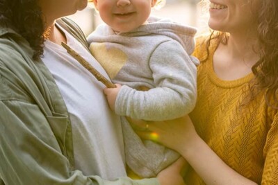 Mães consegue dupla maternidade na certidão de nascimento do filho, em Goiânia