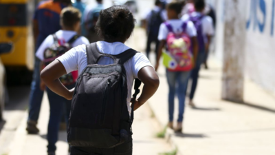 Seduc contratará 83 psicólogos até dia 31 para escolas em Goiás
