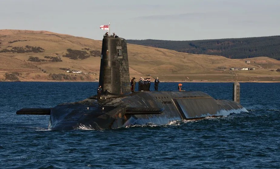 Jovens recusam serviço militar em submarinos por não terem acesso ao TikTok marinheiros podem receber só duas mensagens de 60 palavras