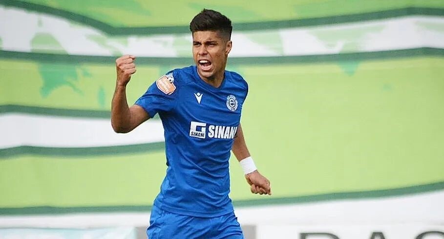 Atacante comemorando um dos seus 13 gols na temporada, pelo KF Erzeni Shijak. Foto: Arquivo pessoal