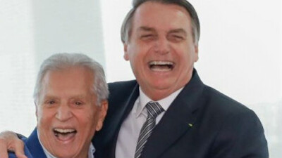 Carlos Alberto de Nóbrega critica falta de estudo de Lula e elogia Bolsonaro "A Praça é Nossa" Lula não ter ensino superior “afunda o país”