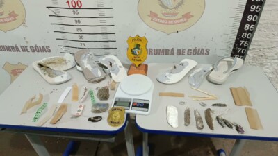 Duas mulheres são presas ao tentarem entrar no presídio de Corumbá de Goiás com droga Ilícitos estavam camuflados em chinelos de borracha