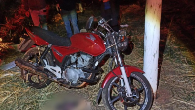 Jovem morre após colidir motocicleta contra outdoor em Goiânia