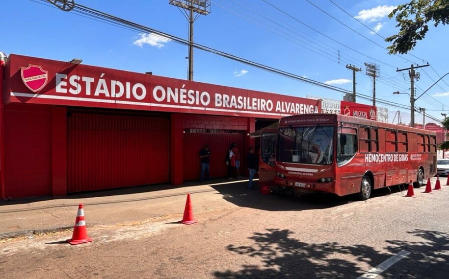 Onésio Brasileiro Alvarenga recebe unidade móvel da Rede Hemo e ação