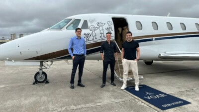 Médicos que arremataram passeio com Virgínia e Poliana Rocha em leilão de Neymar desembarcam em Goiânia Os três desembolsaram R$ 735 mil