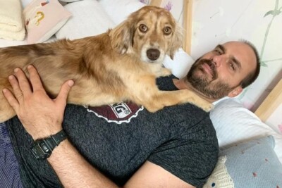 Família Bolsonaro usou aviões da FAB para compromissos privados, viagens de amigos e até de cachorro