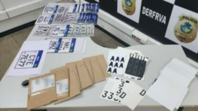 Homem é preso por vender e falsificar placas veiculares pelas redes sociais em Goiânia