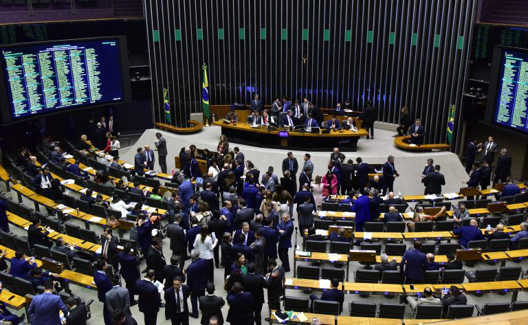 Quem traiu e quem foi leal a Caiado na votao da reforma tributria