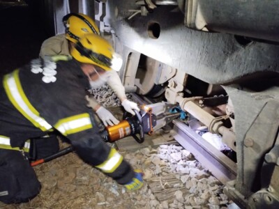 vítima estava sob os escombros, com parte das pernas amputadas Homem morre após ser atropelado por locomotiva em Pires do Rio