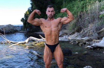 Campeão de fisiculturismo da Romênia morre afogado em lago com 90 centímetros de profundidade Catalin Stefanescu foi encontrado por amigo