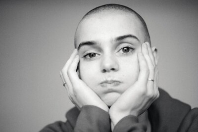 Morre a cantora Sinéad O'Connor, de 'Nothing Compares 2 U', aos 56 anos